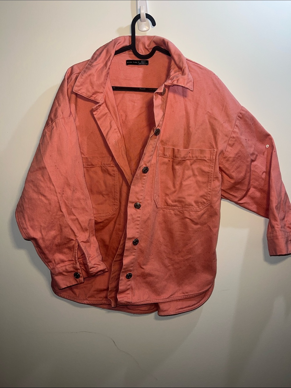 Black Tape_ Coral-Pink Lightweight Shirt Jacket